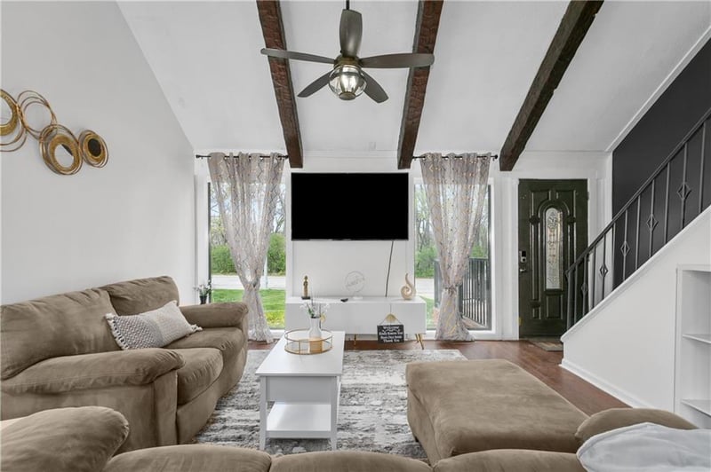 421 90th Ter, Kansas City, MO 64155