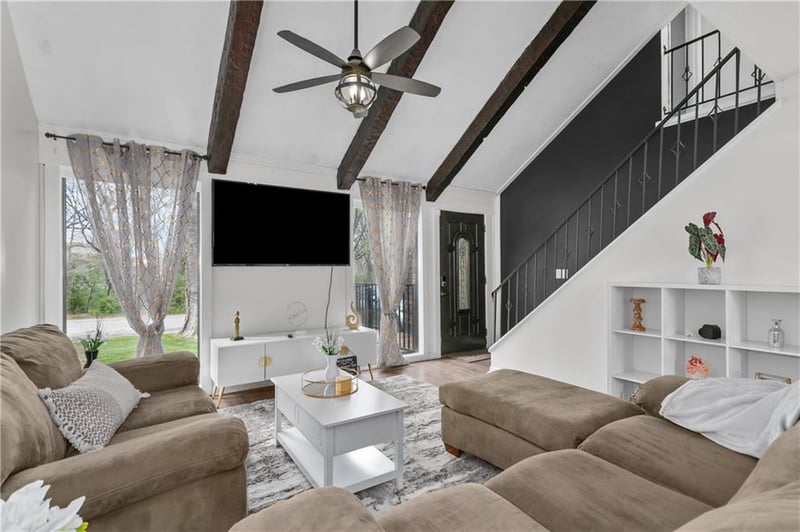 421 90th Ter, Kansas City, MO 64155