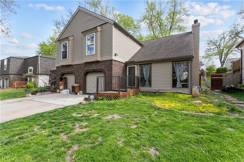 421 90th Ter, Kansas City, MO 64155