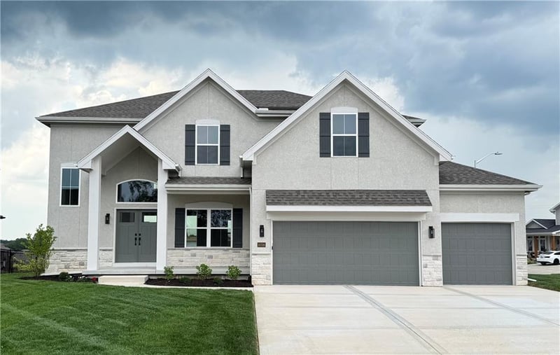 10316 Smalley Dr, Kansas City, MO 64157