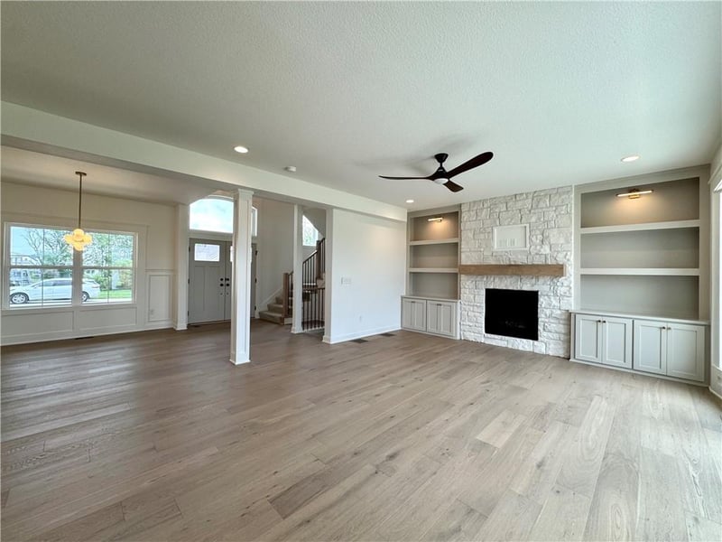 10316 Smalley Dr, Kansas City, MO 64157