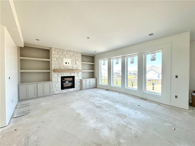 10316 Smalley Dr, Kansas City, MO 64157