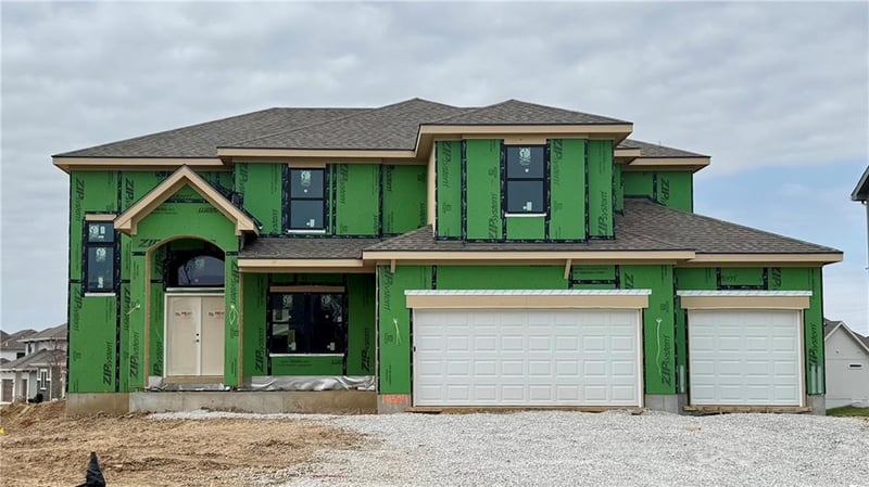 10304 Smalley Dr, Kansas City, MO 64157