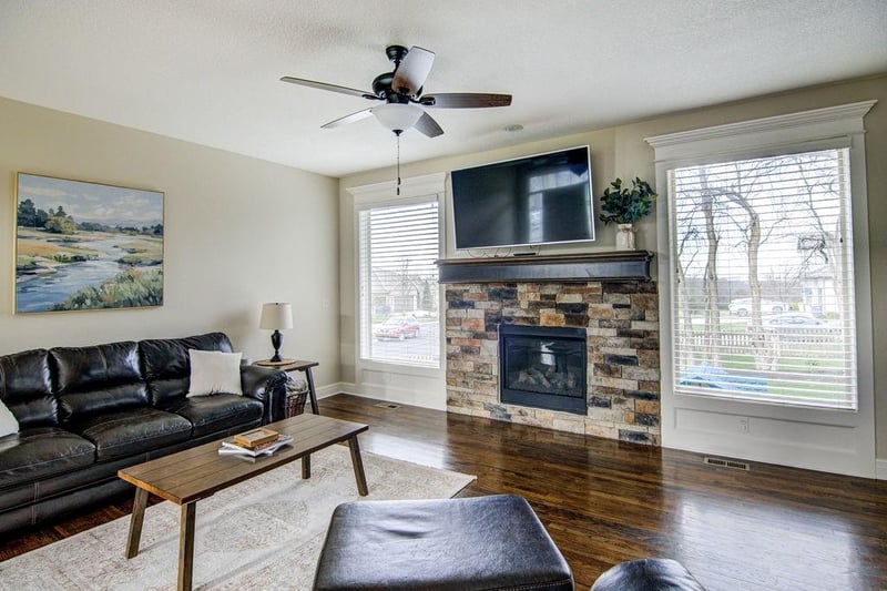 8012 Apache Rd, Lenexa, KS 66227