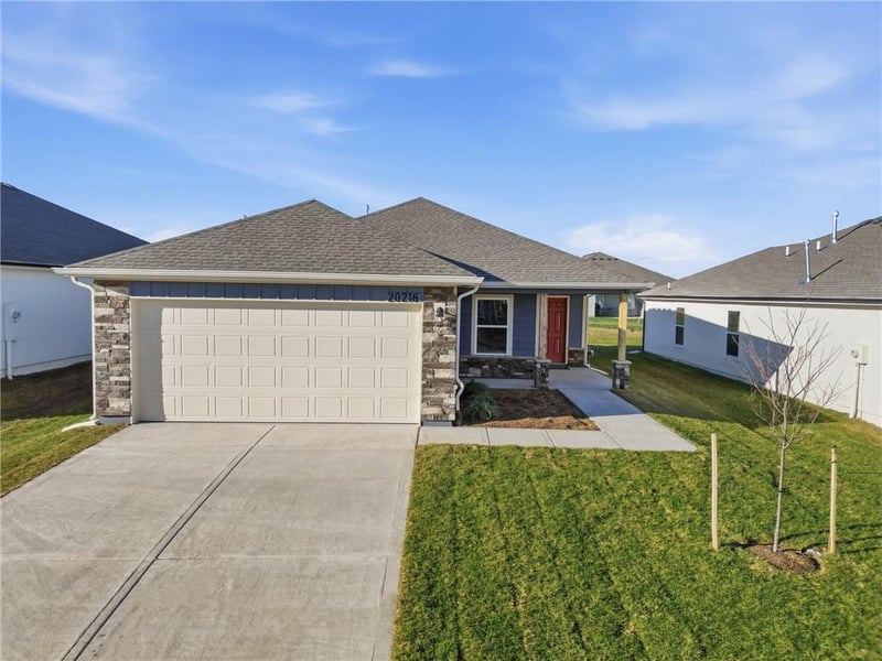 20216 194th Ter, Spring Hill, KS 66083