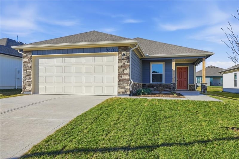 20216 194th Ter, Spring Hill, KS 66083