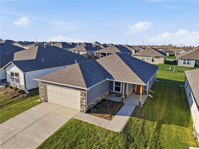 20216 194th Ter, Spring Hill, KS 66083