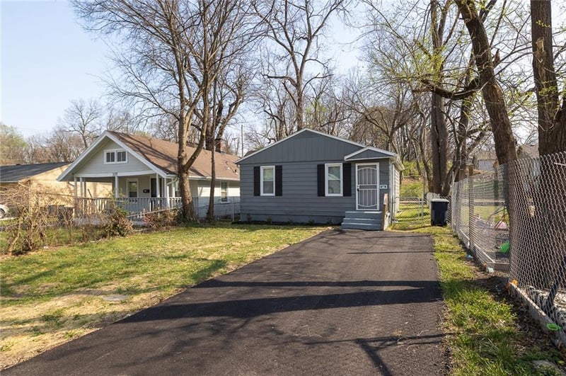 3309 69th St, Kansas City, MO 64132
