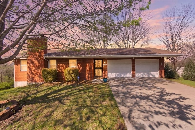 3232 Forest Ave, Kansas City, MO 64116