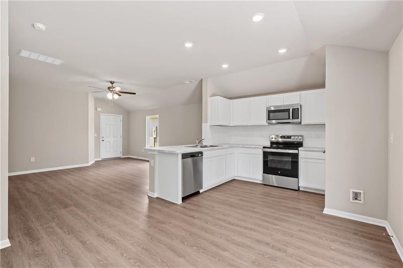 19451 Lincoln St, Spring Hill, KS 66083