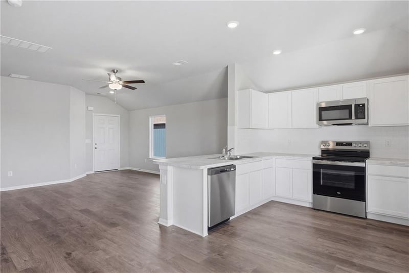 19451 Lincoln St, Spring Hill, KS 66083