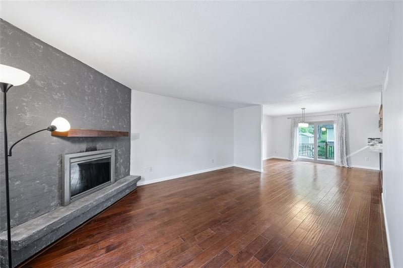23 Bannister Rd, Kansas City, MO 64114