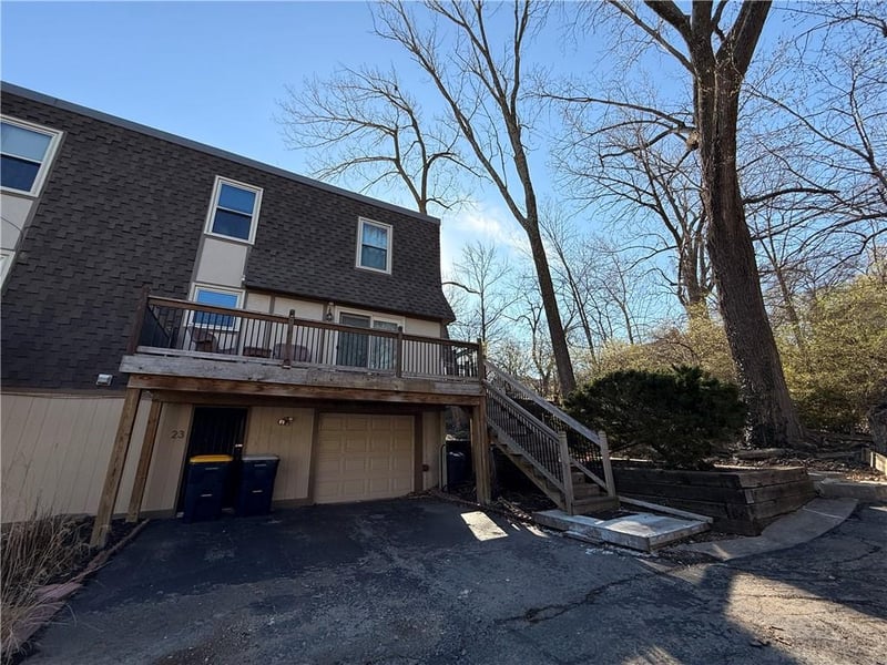 23 Bannister Rd, Kansas City, MO 64114