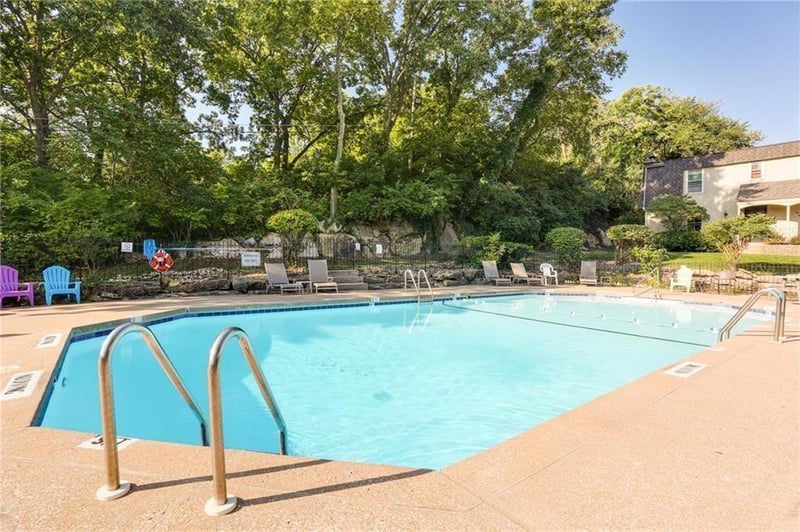 23 Bannister Rd, Kansas City, MO 64114