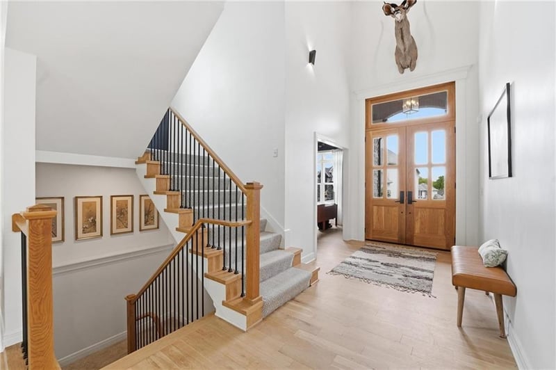 5730 Barn Hill Rd, Parkville, MO 64152