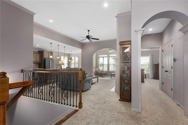 901 Olympia Ct, Lee's Summit, MO 64082