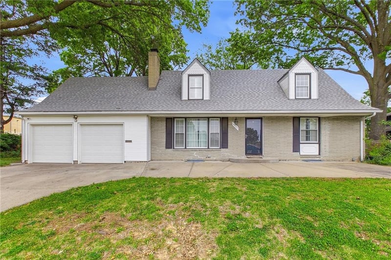 4937 Chouteau Dr, Kansas City, MO 64119