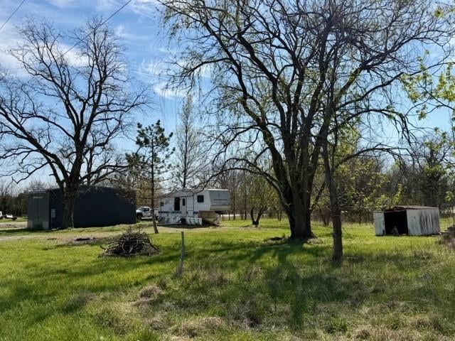 5 Travco Ln, Linn Valley, KS 66040