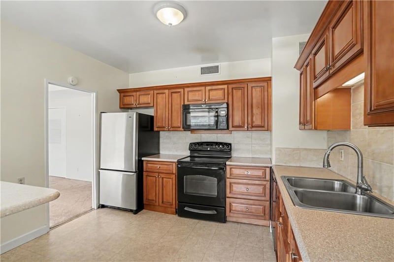 333 W Meyer Blvd #305, Kansas City, MO 64113