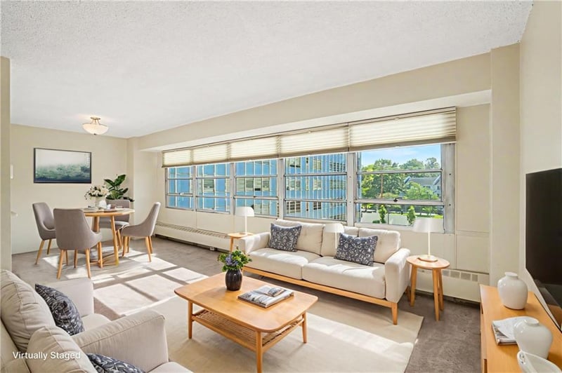 333 W Meyer Blvd #305, Kansas City, MO 64113
