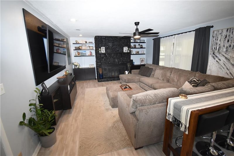 800 89th Ter, Kansas City, MO 64114