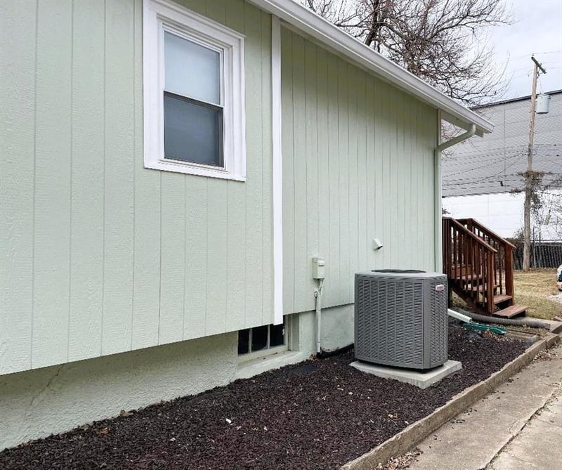 222 73rd Ter, Kansas City, MO 64114