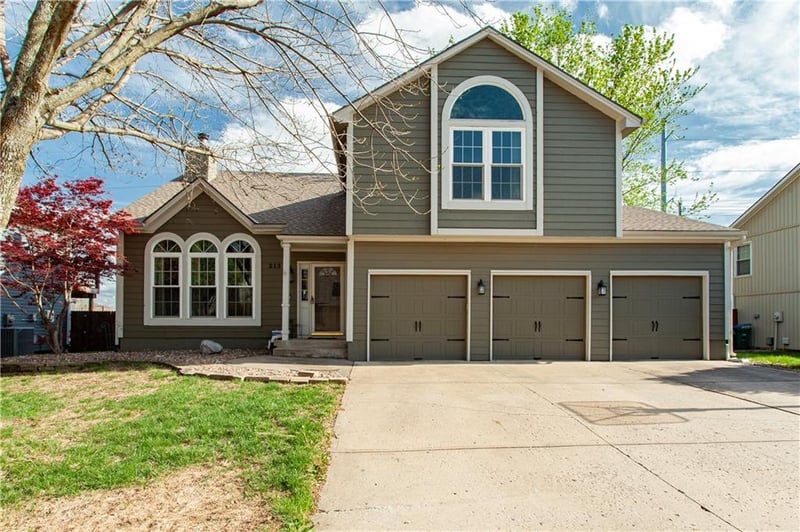 213 Dreamweaver Ave, Lee's Summit, MO 64086