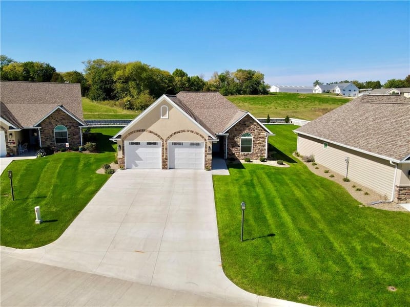 2820 Tranquility Ct, Maryville, MO 64468