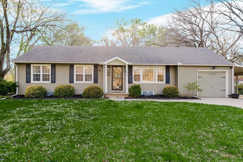 7522 Hardy St, Overland Park, KS 66204