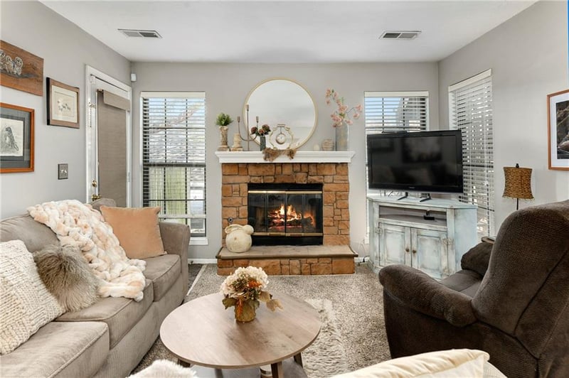 12609 110th Ter, Overland Park, KS 66210