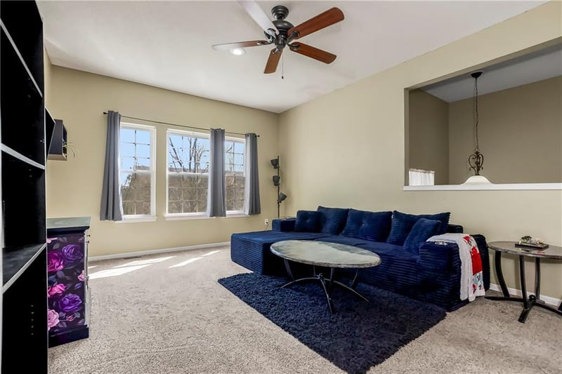 742 Woodson Ln, Gardner, KS 66030