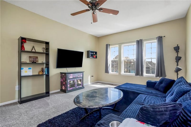 742 Woodson Ln, Gardner, KS 66030
