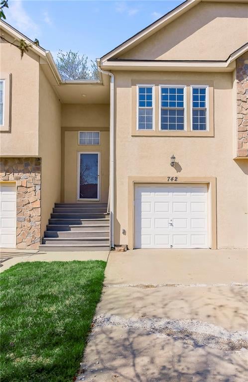 742 Woodson Ln, Gardner, KS 66030