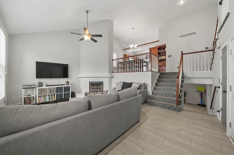 1536 11th St, Lee's Summit, MO 64081