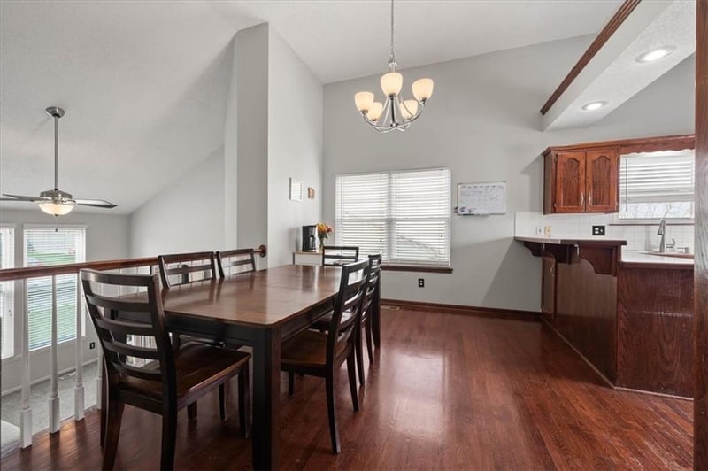 1536 11th St, Lee's Summit, MO 64081