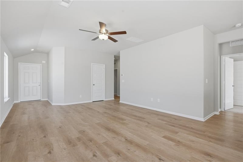 19435 Lincoln St, Spring Hill, KS 66083