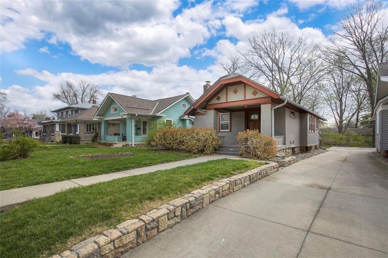 5927 Cherry St, Kansas City, MO 64110