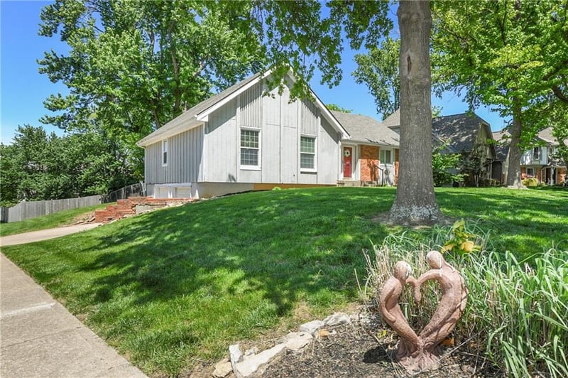 10941 Nieman Rd, Overland Park, KS 66210