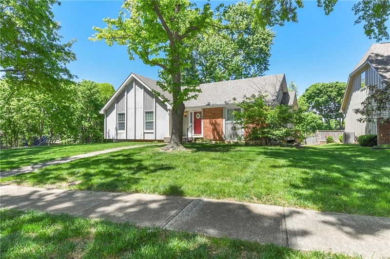 10941 Nieman Rd, Overland Park, KS 66210