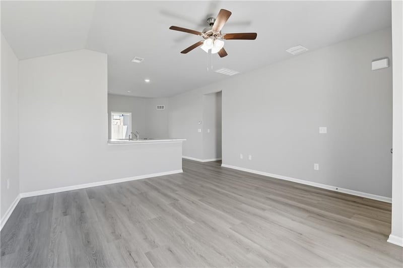 19443 Lincoln St, Spring Hill, KS 66083