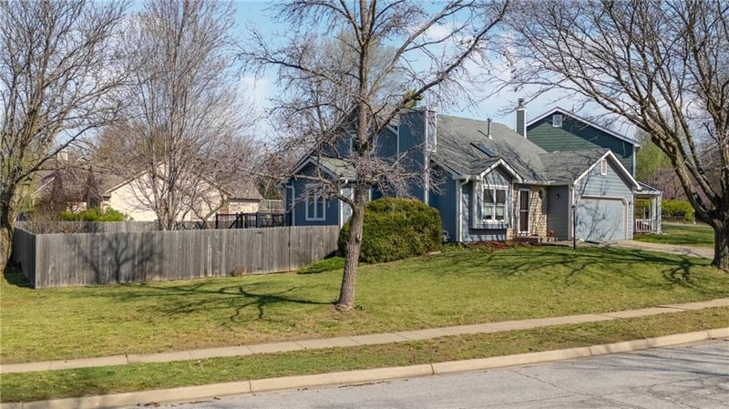 1029 Eldridge St, Lawrence, KS 66049