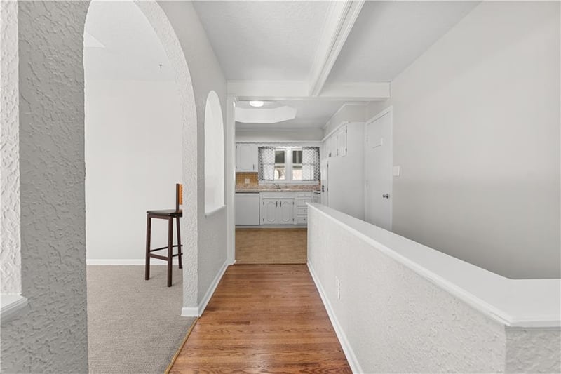 400 Howard St, Lee's Summit, MO 64063
