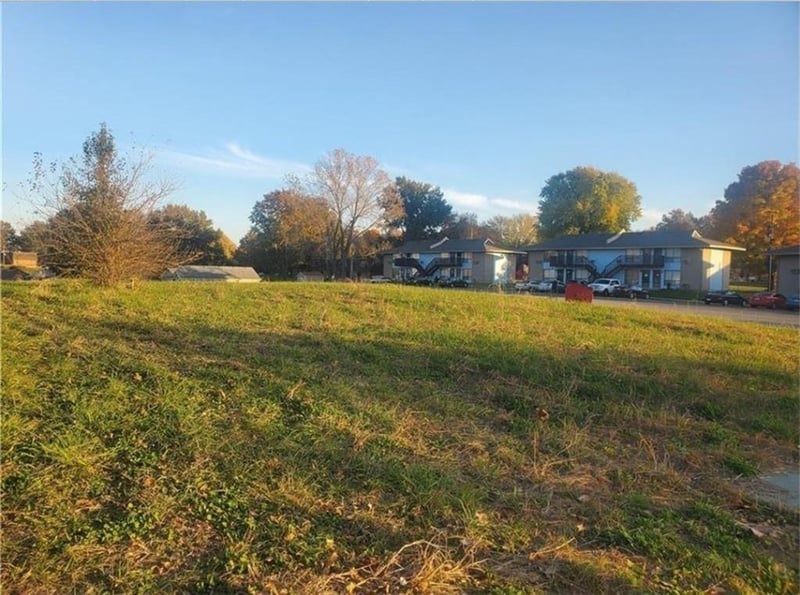 Swope Dr, Independence, MO 64057