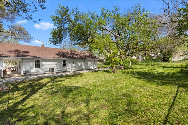 5514 Swartz Rd, Kansas City, KS 66106