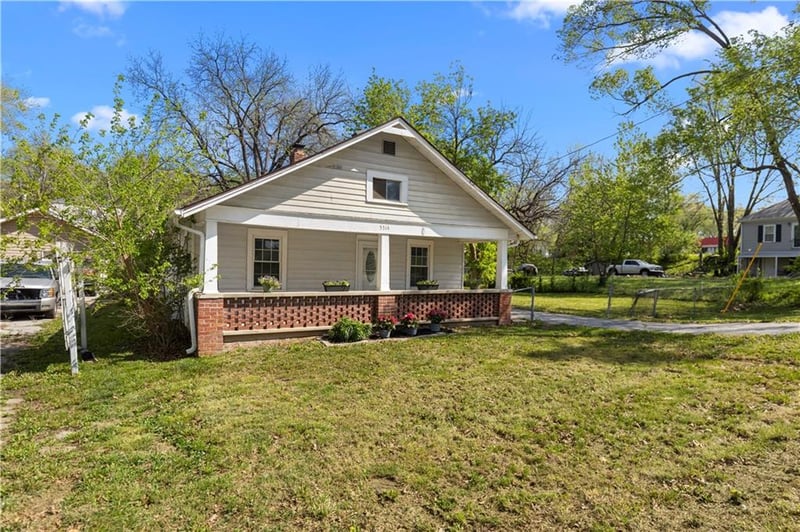 5514 Swartz Rd, Kansas City, KS 66106