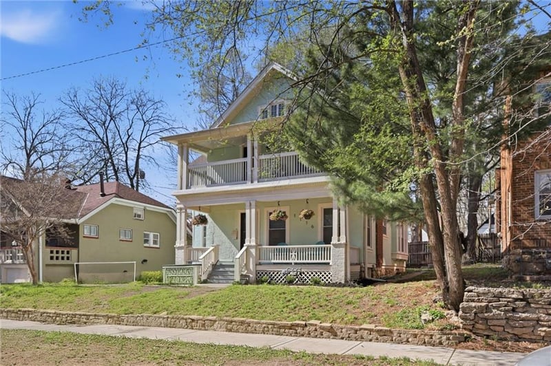 1116 41st Ter, Kansas City, MO 64111
