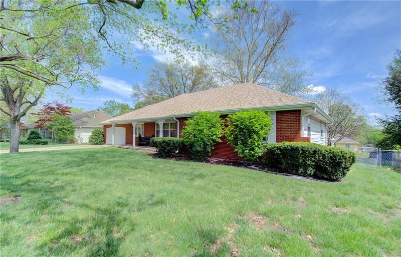 6617 Sterling Ave, Raytown, MO 64133