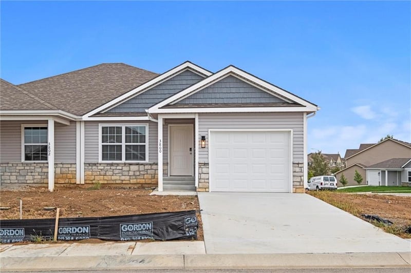 3818 93rd St, Kansas City, MO 64154