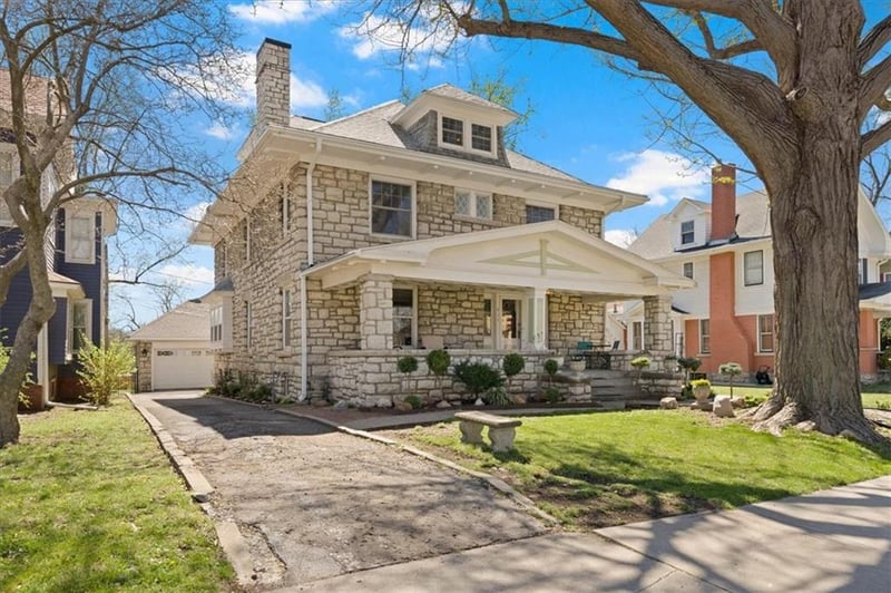 611 W Maple Ave, Independence, MO 64050