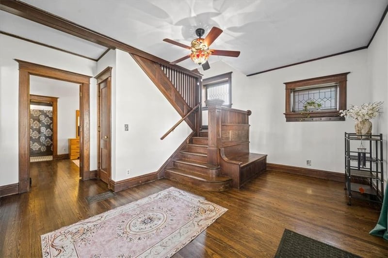 611 W Maple Ave, Independence, MO 64050